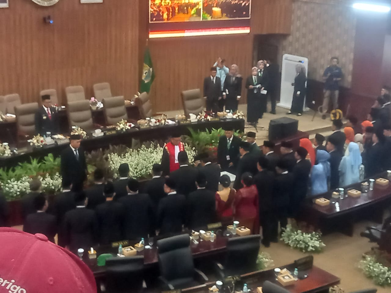 Rapat Paripurna DPRD Kota Bekasi Untuk Mengambil Sumpah Jabatan Anggota Dewan Yang Terpilih Untuk Periode 2024 2029