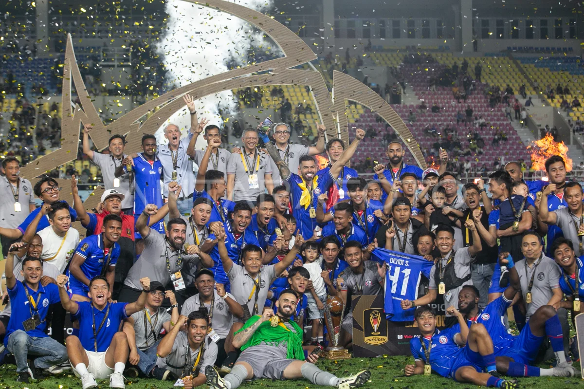 Selebrasi Arema FC Juara Piala Presiden Usai Kalahkan Borneo FC