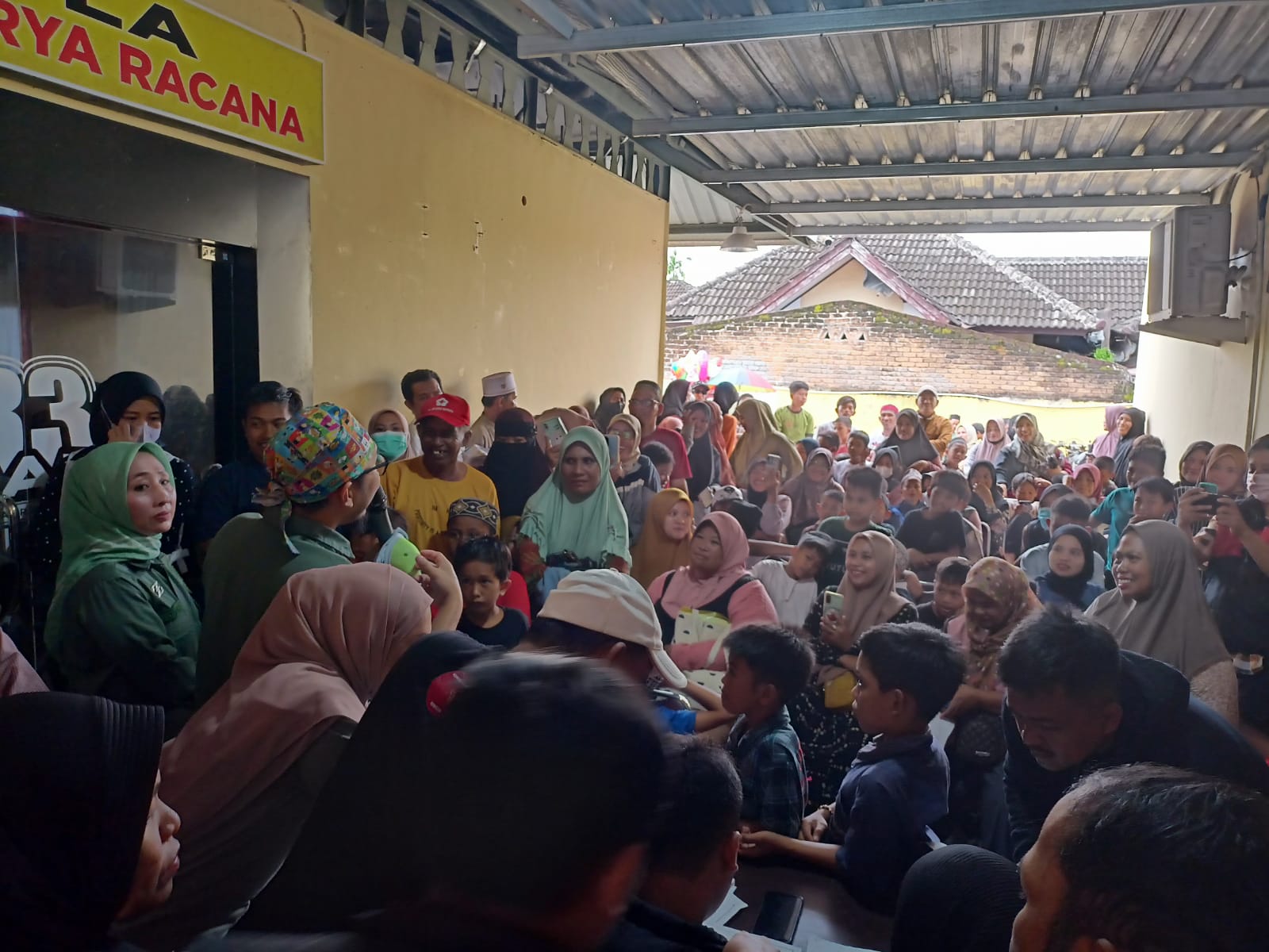 Sunat Massal Berbalut Kepedulian Mengukir Senyum di Hari Merdeka