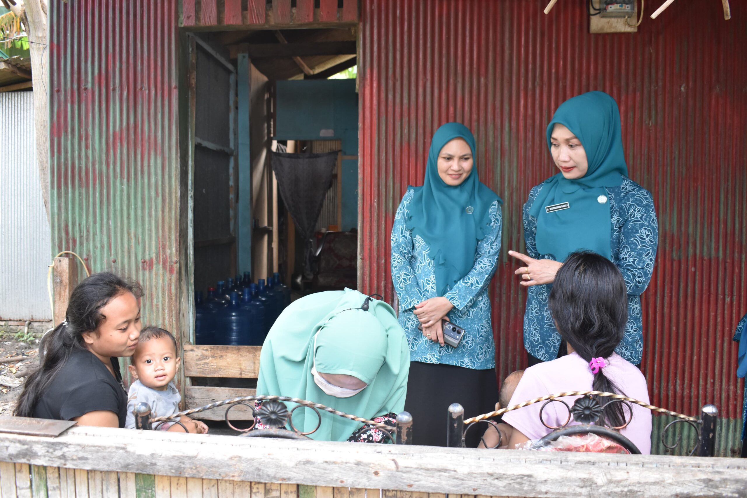 TP PKK Selayar Jemput Bola Untuk Imunisasi Polio Pada Anak dan Balita
