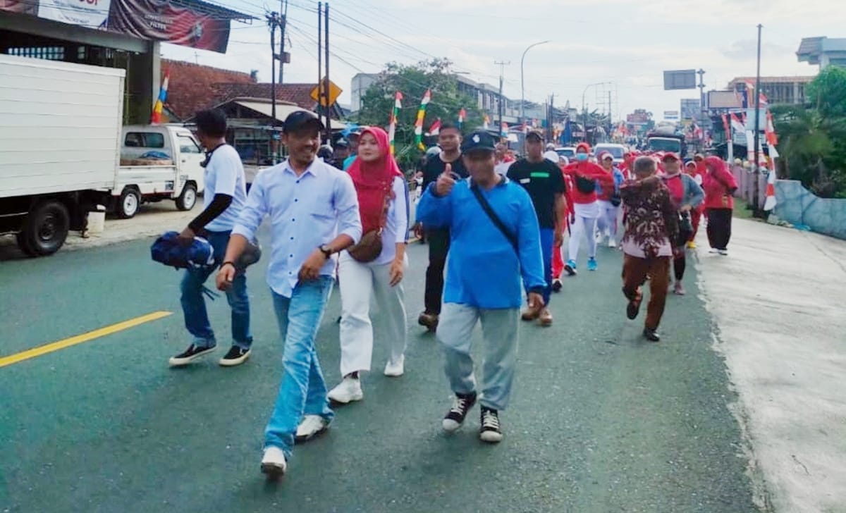 Feriyanto, anggota DPRD Cilacap terlantik penuhi nadzar jalan kaki dari Masjid Al Istiqomah Wanareja ke Rumah