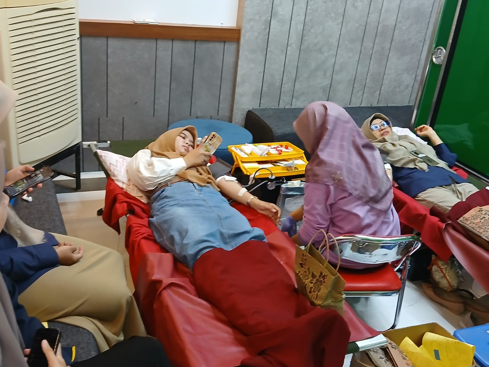 PLN Bersama UPT Transfusi Darah Sulsel Rayakan HUT RI dengan Donor Darah