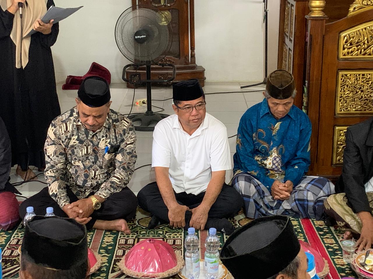 Andi Bebas Manggazali Saat Menghadiri Peringatan Maulid Nabi Muhammad SAW di Masjid Nurul Taqwa