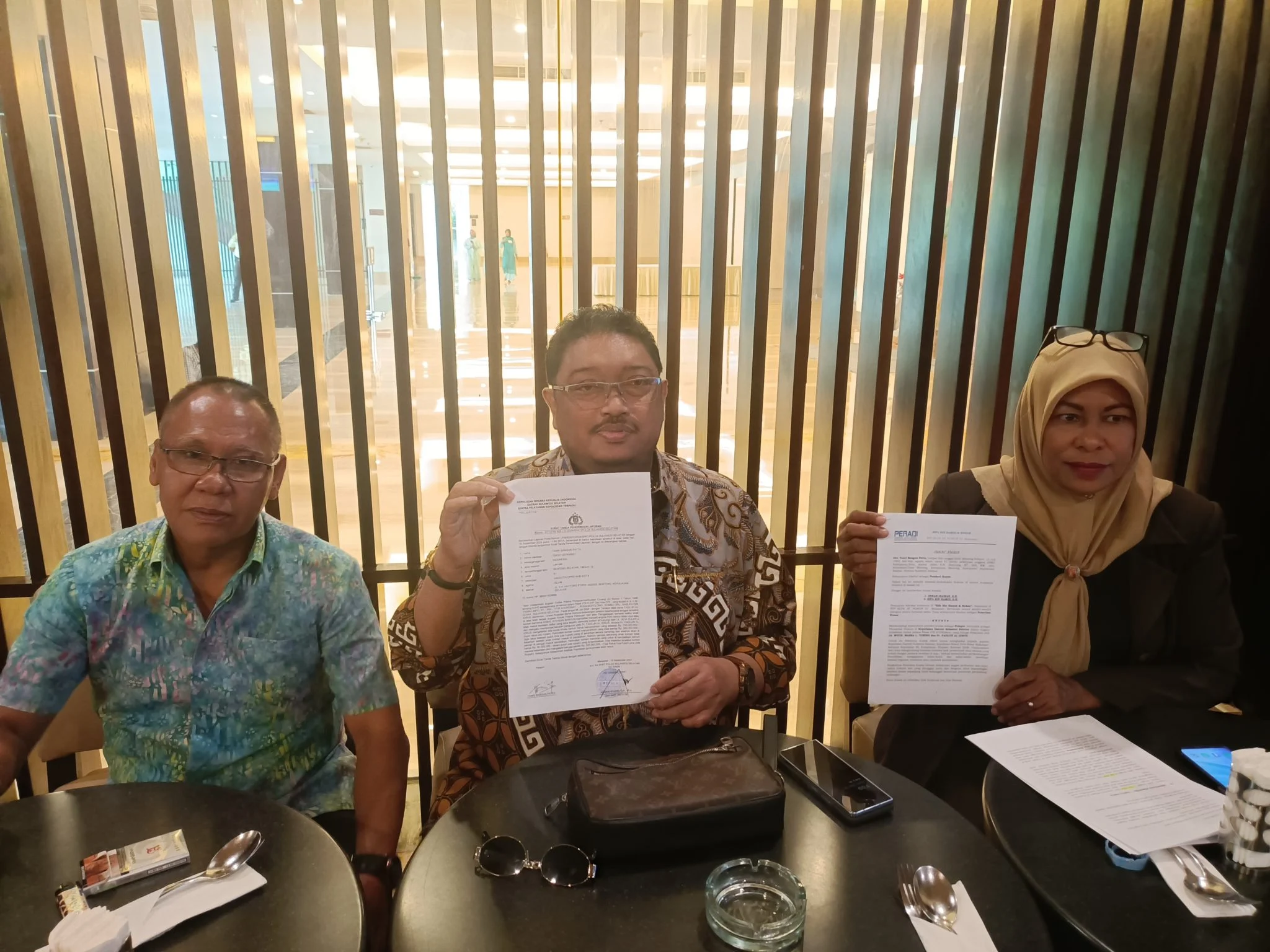 Anggota DPRD Sulsel Tanri Bangun Patta Saat Memberikan Keterangan Laoran Penipuan Calon Penerimaan Bintara Polri