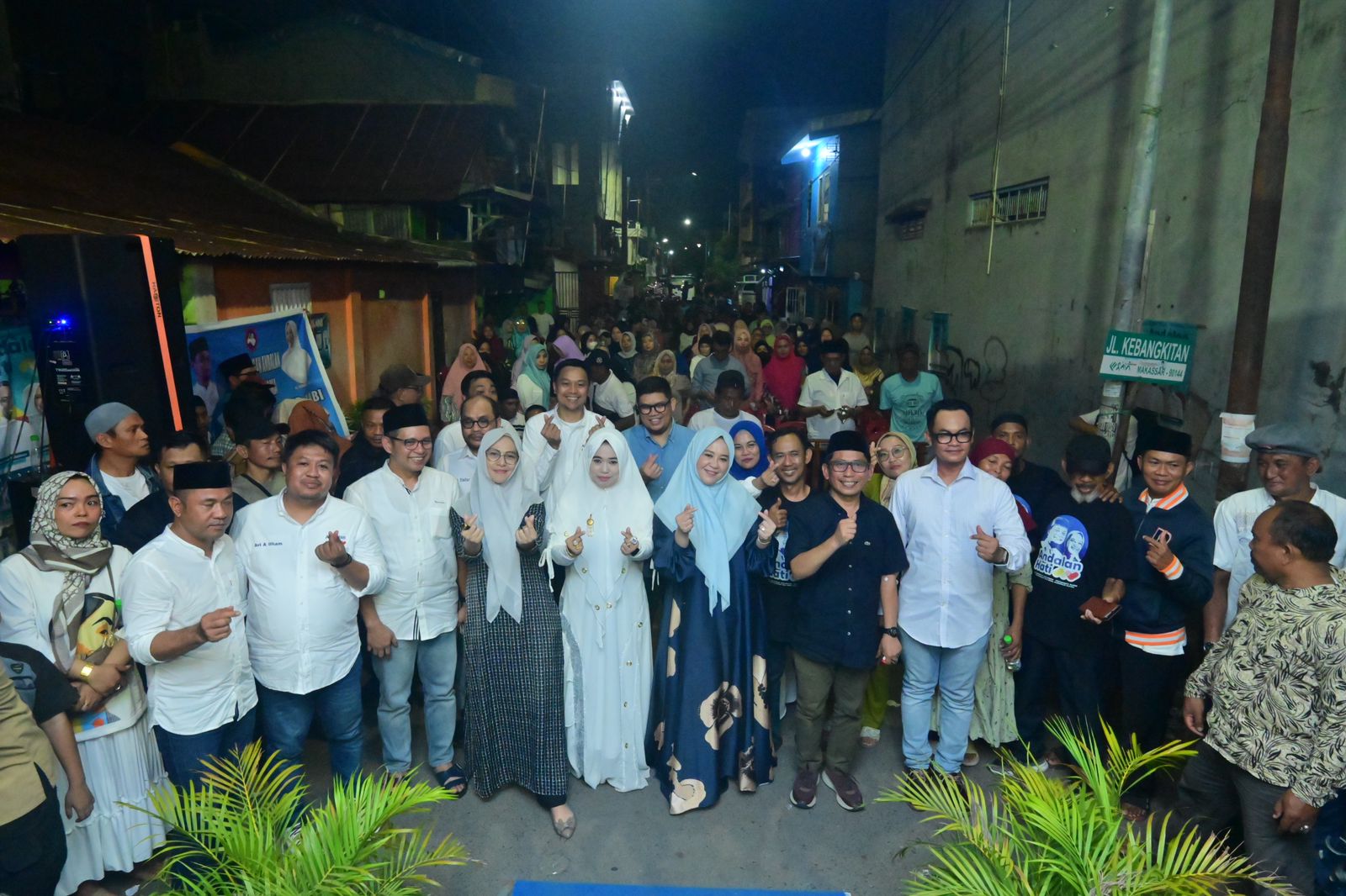 Calon Wakil Gubernur Sulsel Fatmawati Rusdi Saat Menghadiri Acara Maulid Nabi di Kelurahan Maccini Parang