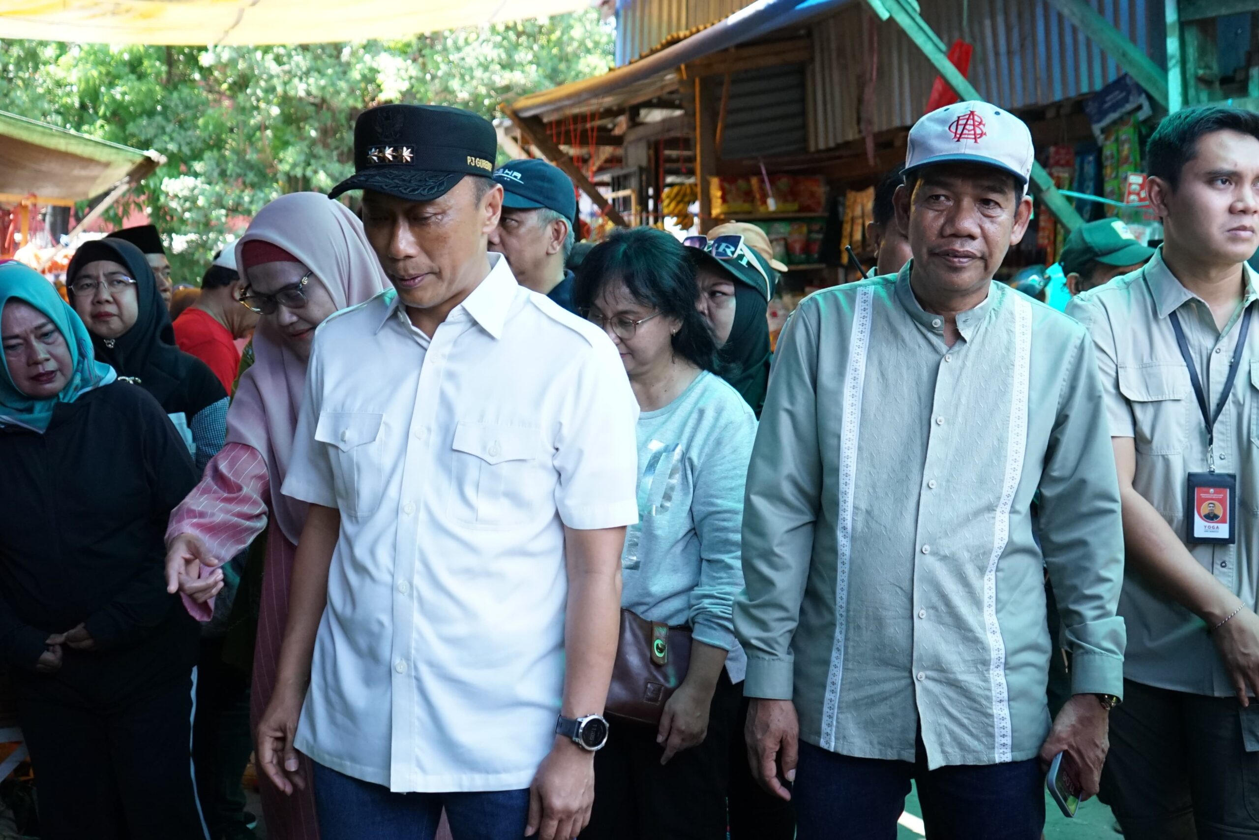 Camat Tallo Dampingi PJ Gubernur Sulsel Pantau Harga Pangan di Pasar Pannampu