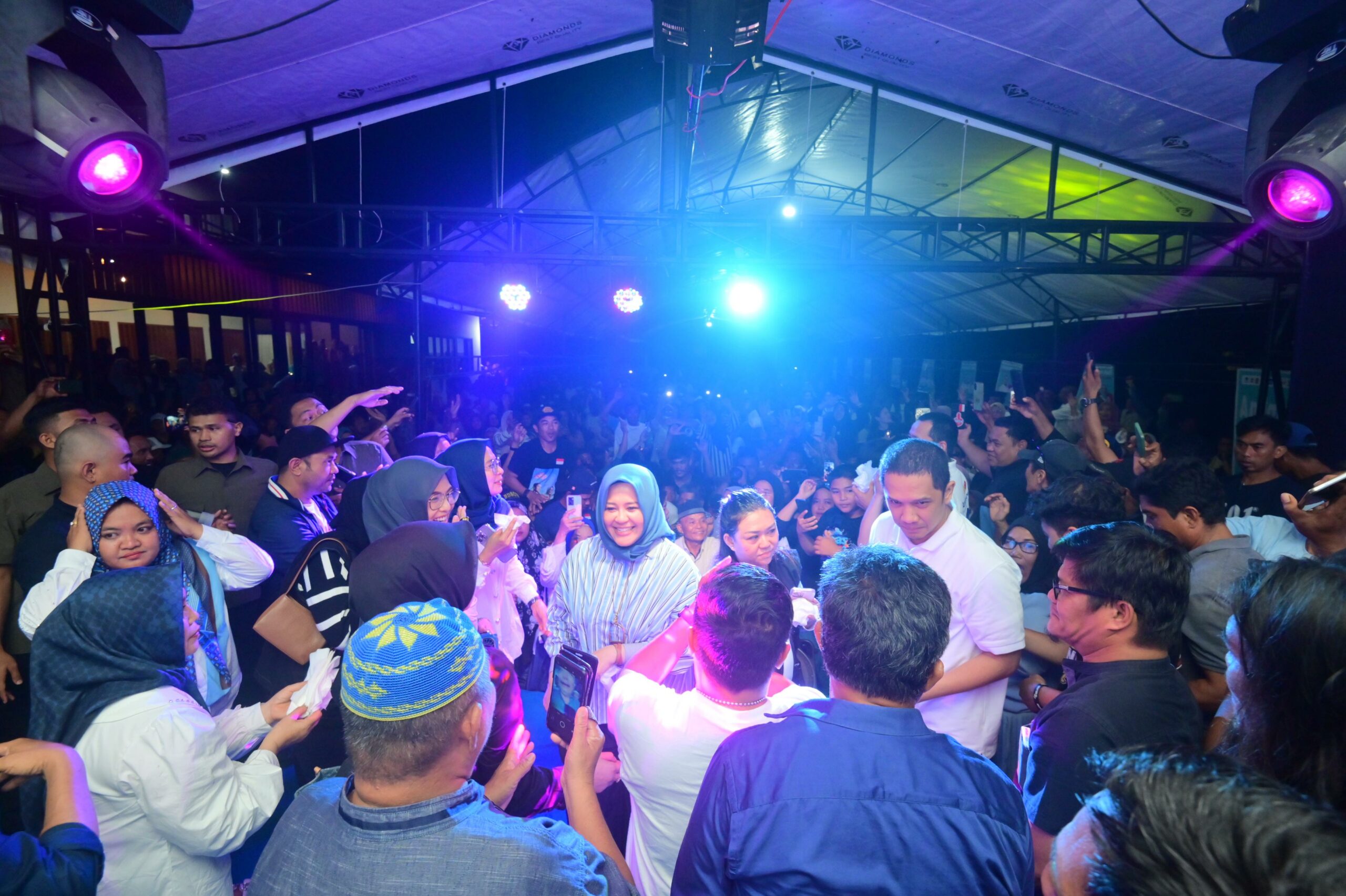 Fatmawati Rusdi Saat Disambut Warga Luwu Timur