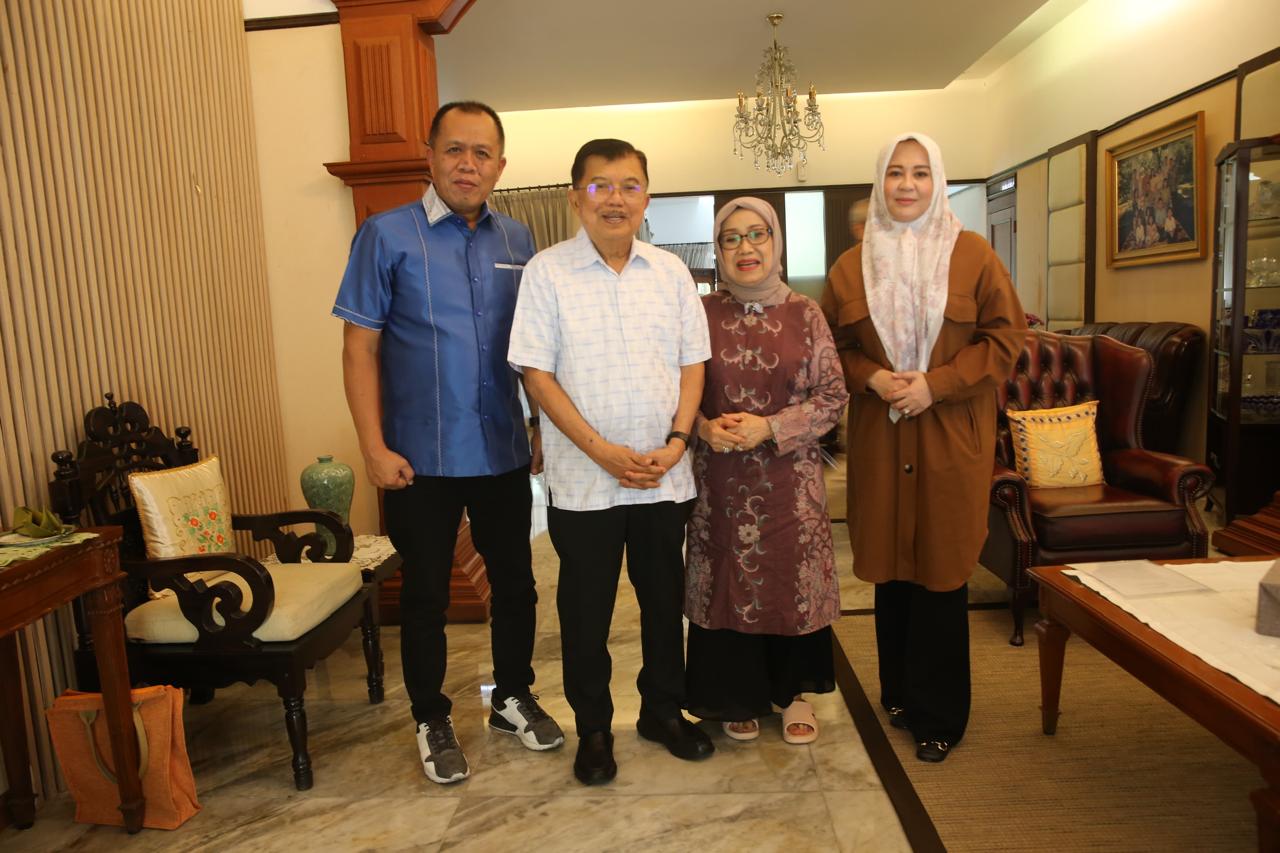 Pertemuan Penuh Makna: Fatmawati Rusdi Memohon Restu kepada Jusuf Kalla untuk Pilgub Sulsel. (Ist)