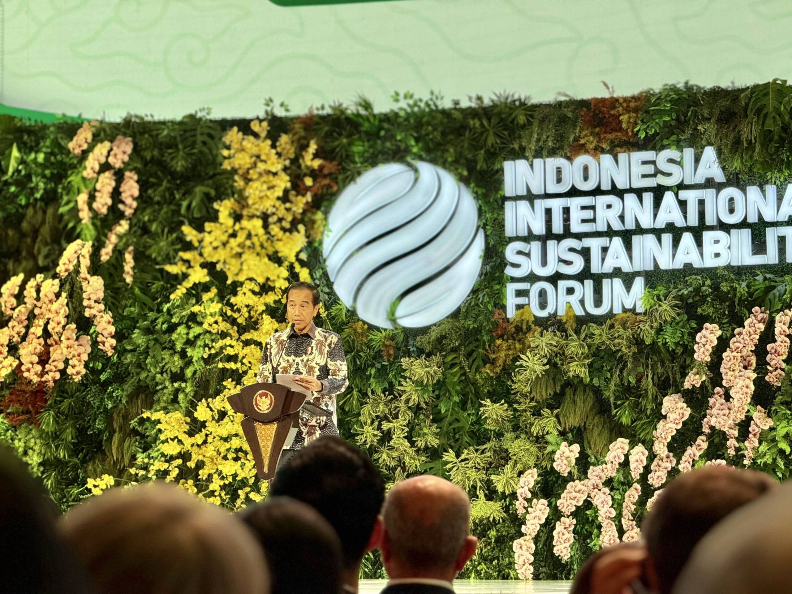 Presiden Jokowi Soroti Bagaimana Ekonomi Hijau Tingkatkan Kesejahteraan Masyarakat Presiden Jokowi Soroti Bagaimana Ekonomi Hijau Tingkatkan Kesejahteraan Masyarakat