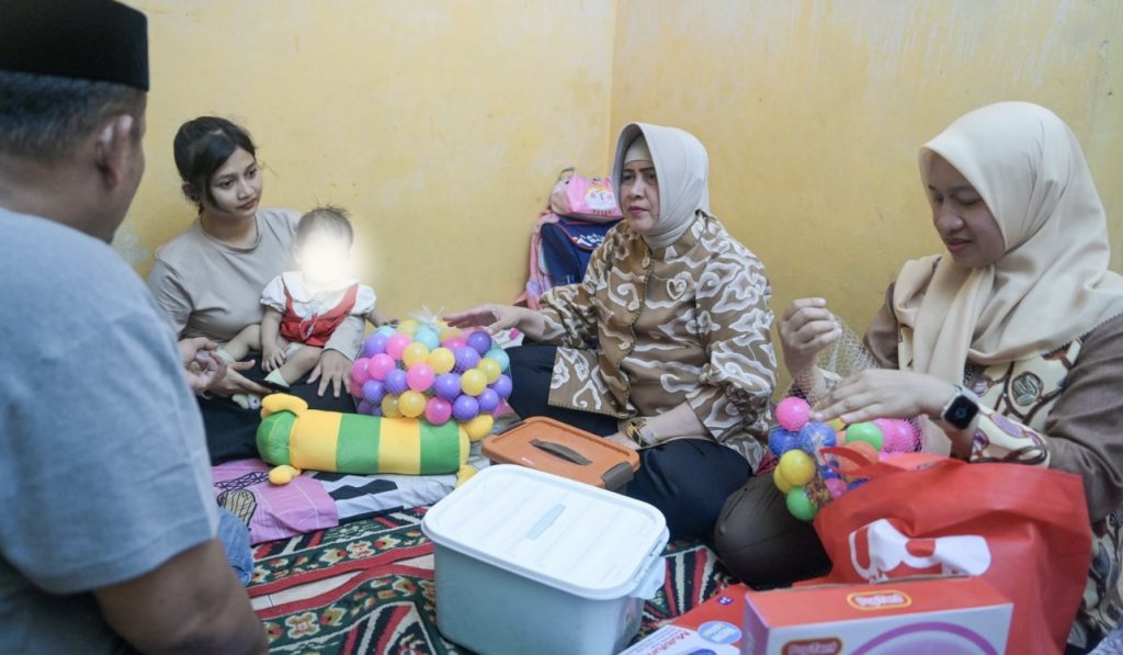 Ketua TP PKK Makassar Kunjungi Bayi Korban Kekerasan di Tamalate, Serukan Pentingnya Jagai Anakta