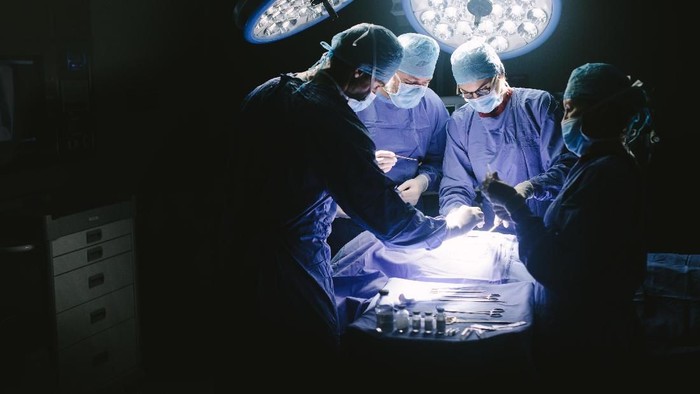 Remaja di India Tewas Usai Dioperasi, Dokter Belajar Dari Youtube