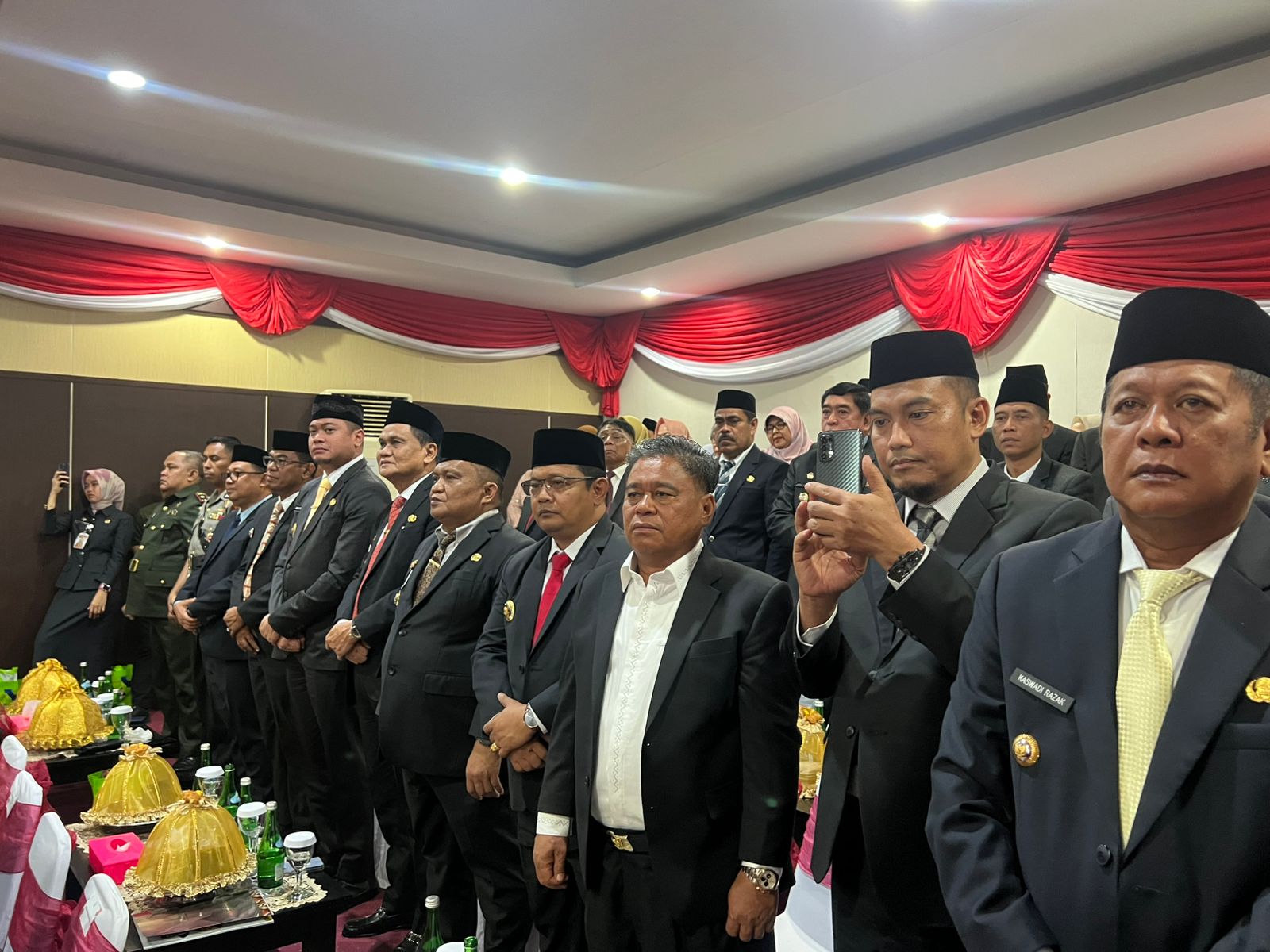 PJ Bupati Bantaeng Saat Menghadiri Acara Pelantikan Anggota DPRD Sulsel Periode 2024-2029