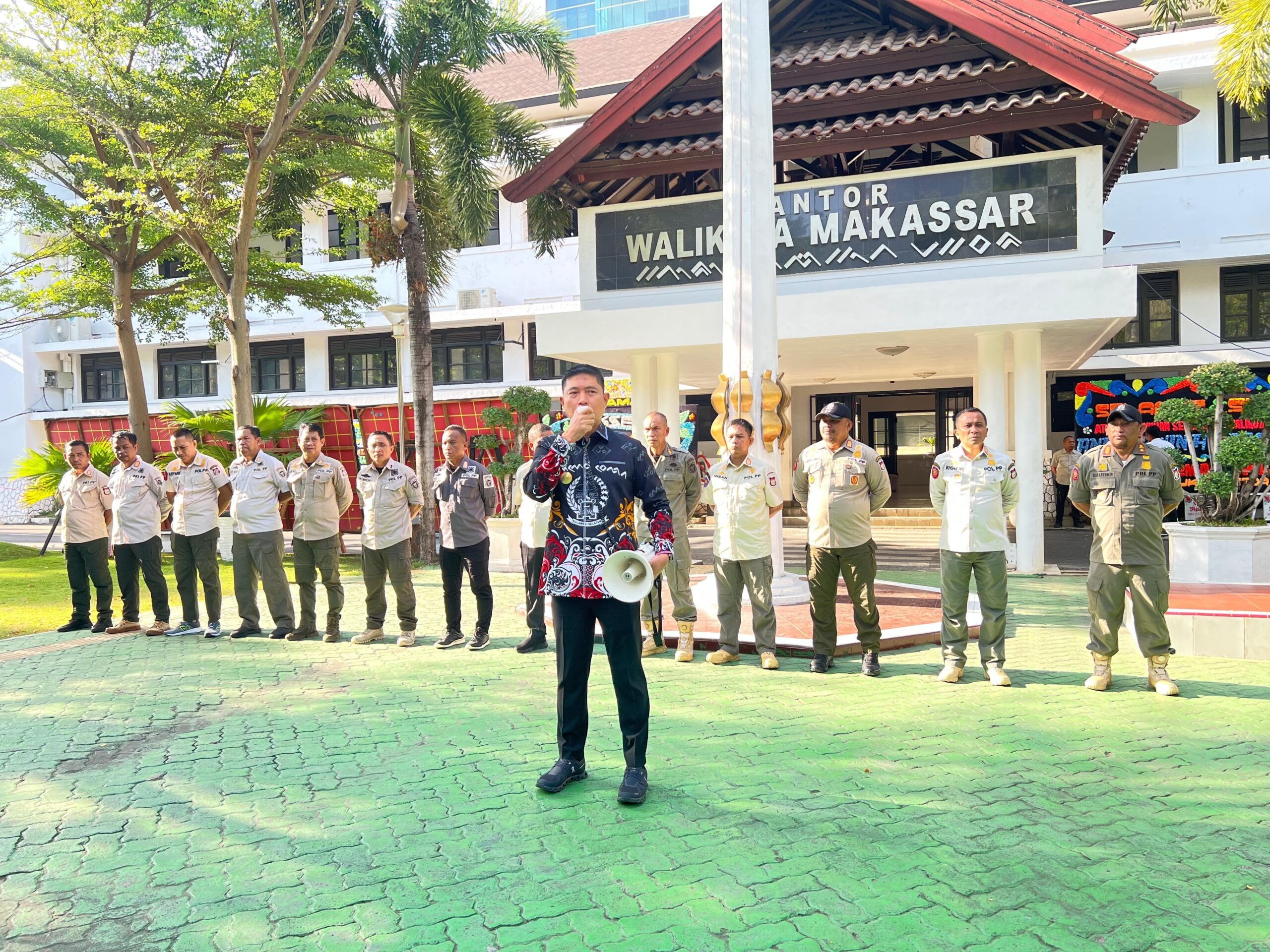 Pjs Wali Kota Makassar Saat Pimpin Apel Satpol PP Tekankan Pentingnya Pengawasan Selama Masa Kampanye Pilkada 2024