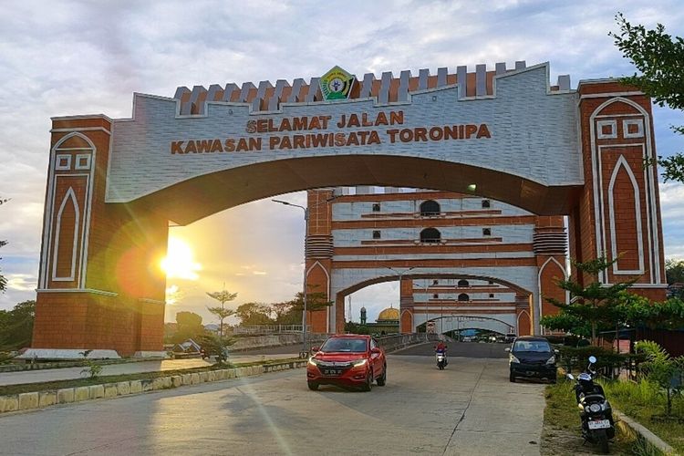 Potret Gerbang Wisata Toronipa Kendari