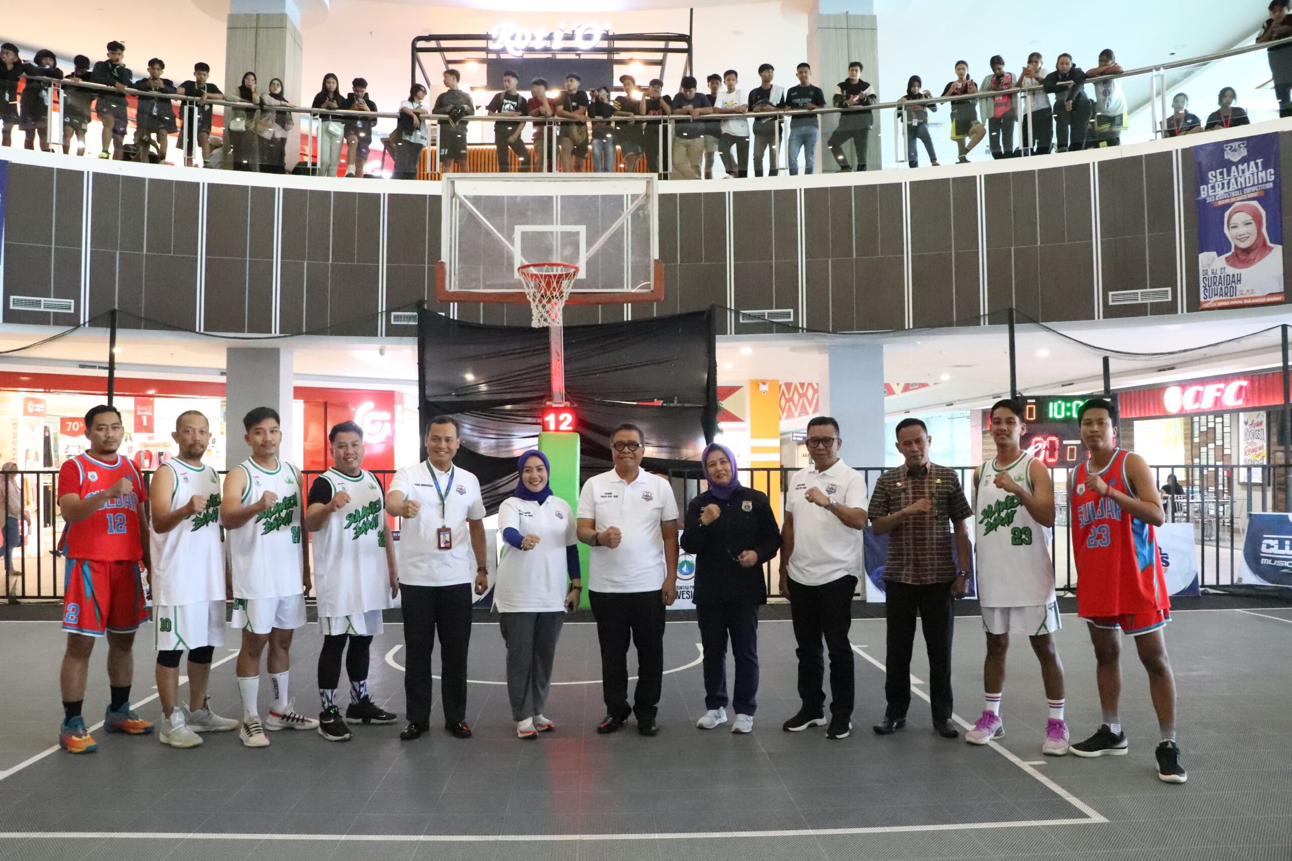 Sekprov Sulbar Muhammad Idris Saat Menghadiri Sekaligus Membuka Acara Turnamen Basket