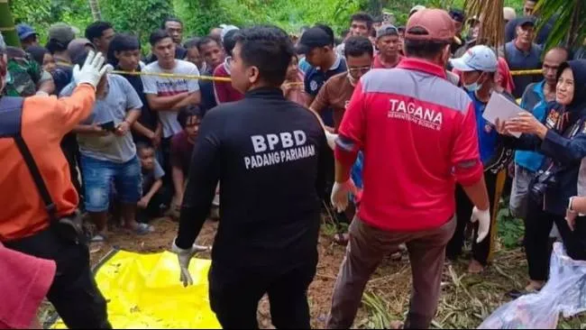 Suasana Proses Evakuasi Jenazah Gadis Penjual Gorengan Ditemukan Terkubur