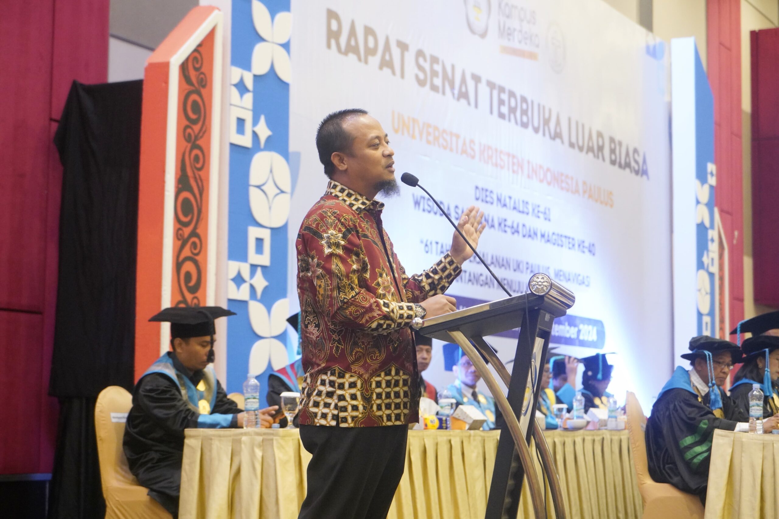 Rektor UKI Paulus Acungi Jempol ke Andi Sudirman Sulaiman Berperan Besar dalam Kemajuan Pendidikan
