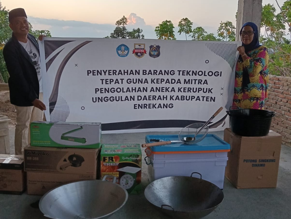 Kolaborsi dosen Universitas Bosowa dan Universitas Muhammadiyah Sidenreng Rappang menggelar pengabdian masyarakat di Kabupaten Enrekang