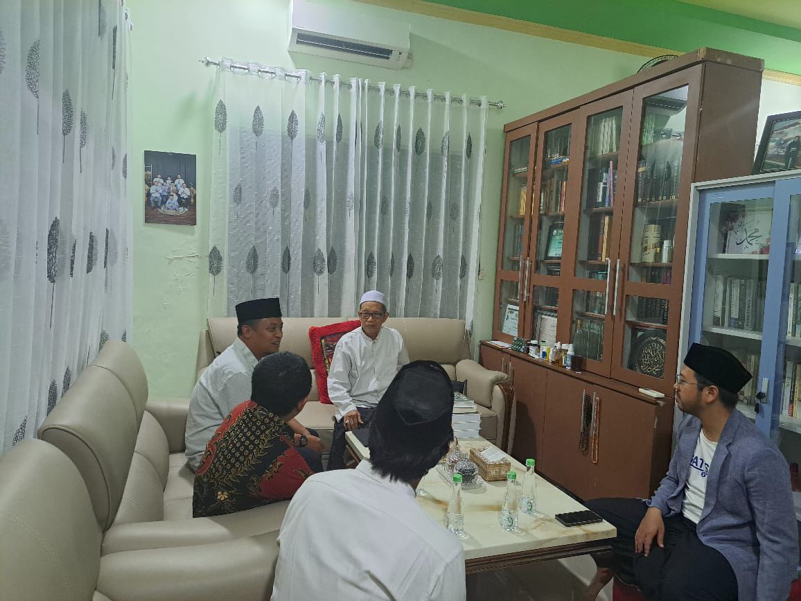 Andi Sudirman Sulaiman Jenguk Rais Syuriah PWNU Sulsel KH Baharuddin