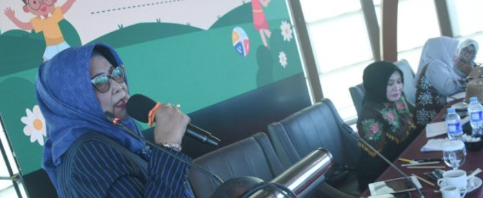 5 Apiaty Amin Syam Edukasi Warga Tentang Perlindungan Anak 700x288