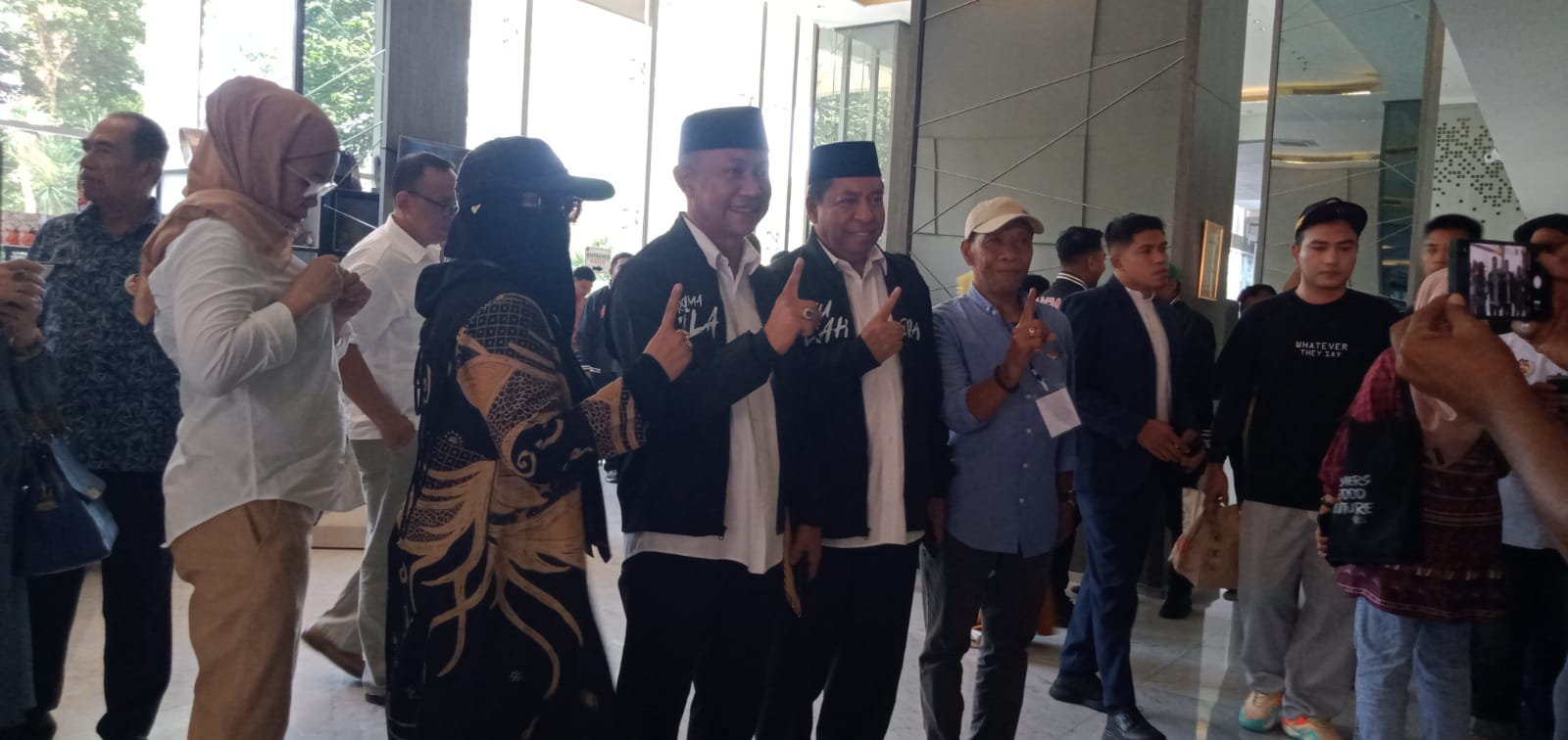 Debat Perdana Pilkada Selayar 2024: Natsir Ali dan Muhtar Disambut Meriah