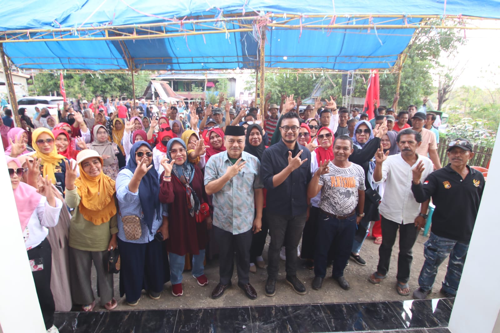 Paslon Sarif-Qalby Penuhi Masyarakat dalam Kampanye Dialogis, Warga Serukan ‘Bupatiku’
