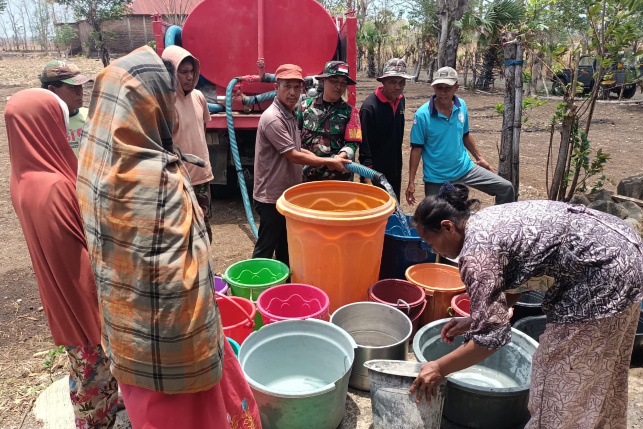 Gerak Cepat, Satgas TMMD Ke 122 Kodim Jeneponto Distribusi Air Bersih