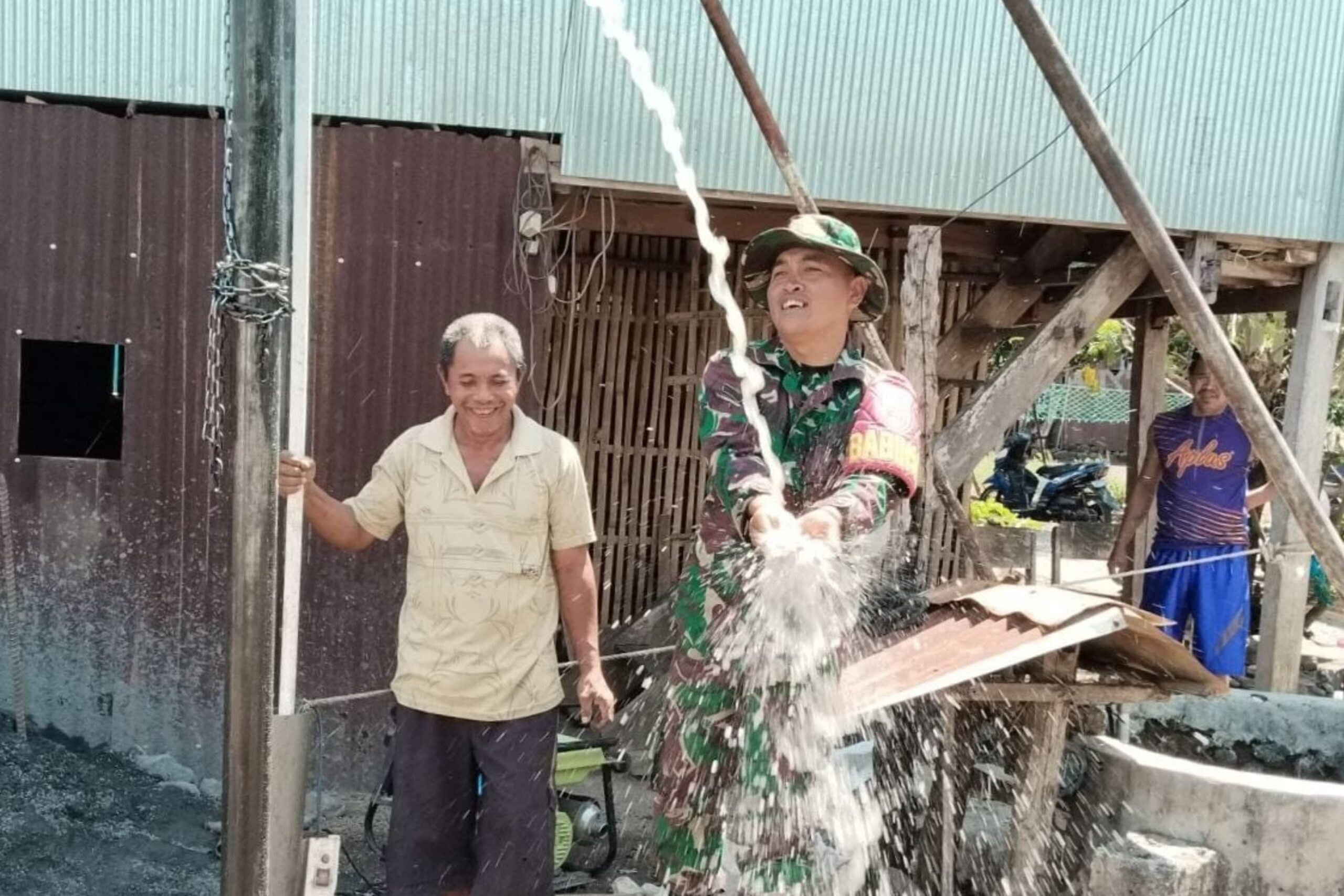Air Sudah Nyembur di Pembuatan Sumur Bor TMMD 122 Kodim Jeneponto