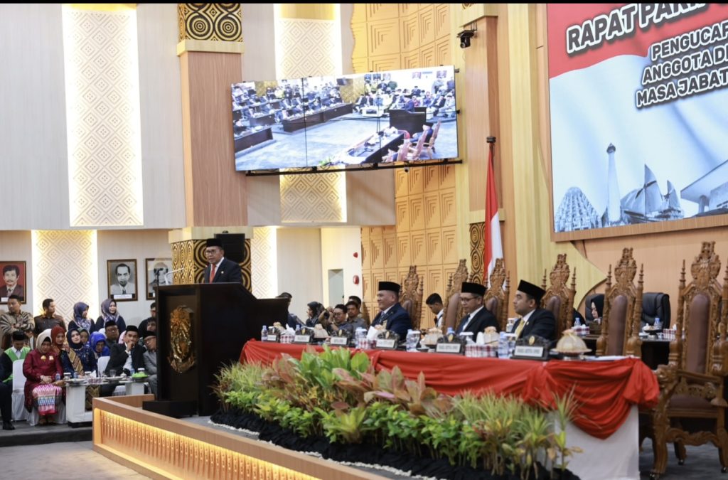 Sumpah Jabatan Anggota DPRD, Danny Pomanto Tekankan Kepentingan Publik dan Sukseskan Pilkada Serentak