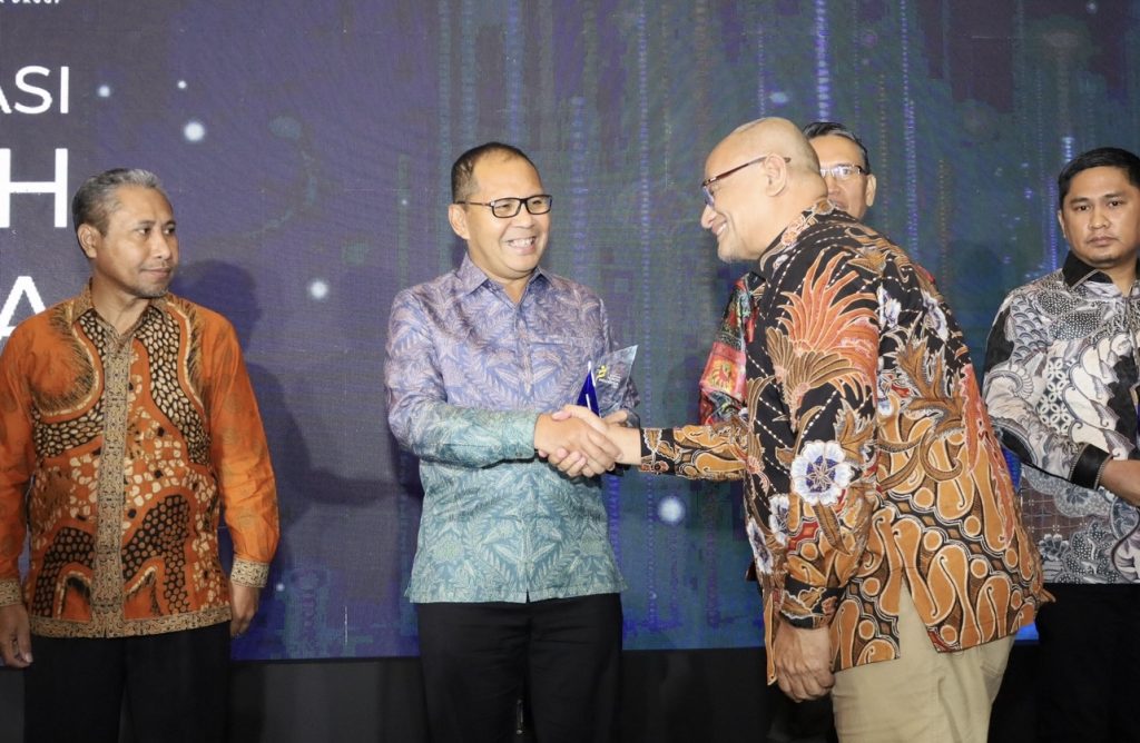 Keren! Wali Kota Makassar Danny Pomanto Raih Penghargaan Apresiasi Tokoh 2024 oleh Tempo Media