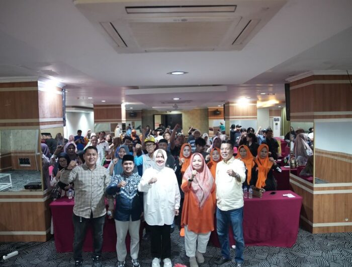 Indira Yusuf Ismail Membagikan Informasi Peraturan Daerah Tentang Penyelenggaraan Pendidikan kepada Warga Makassar