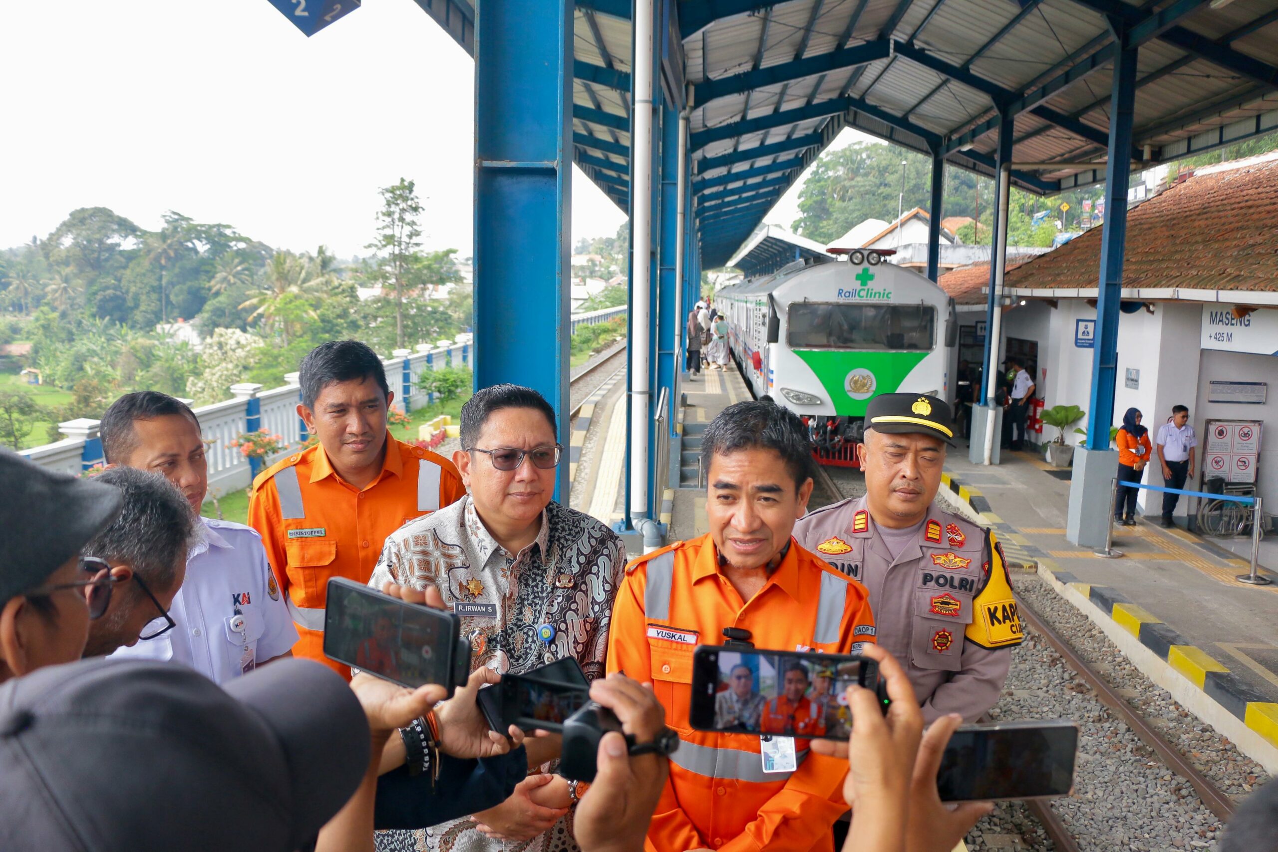 PT KAI Saat Menemui Awak Media