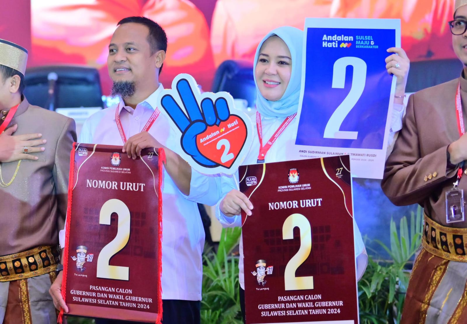 Pasangan Andalan Hati Saat Pengambilan Nomor Urut di KPU