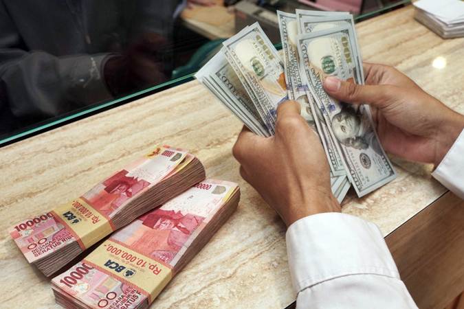 Timur Tengah Memanas, Rupiah Anjlok Rp15.640 Pagi Ini