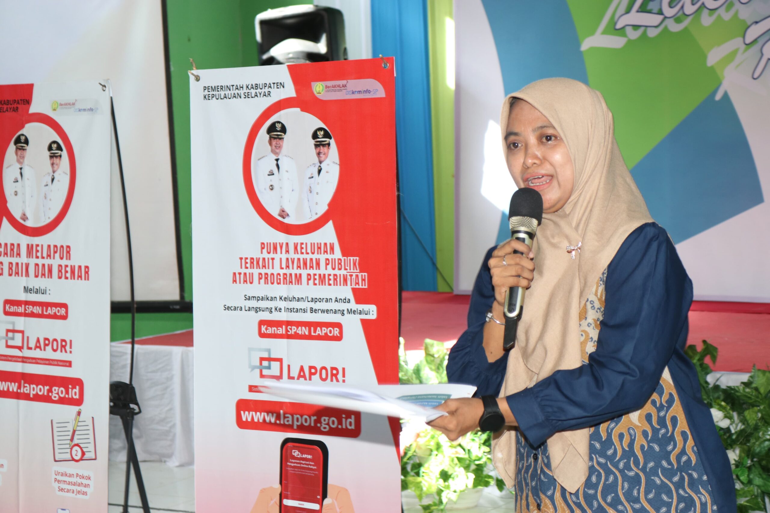 Diskominfo Selayar-USAID ERAT Kenalkan Warga Desa Bontosunggu Aplikasi SP4N LAPOR!