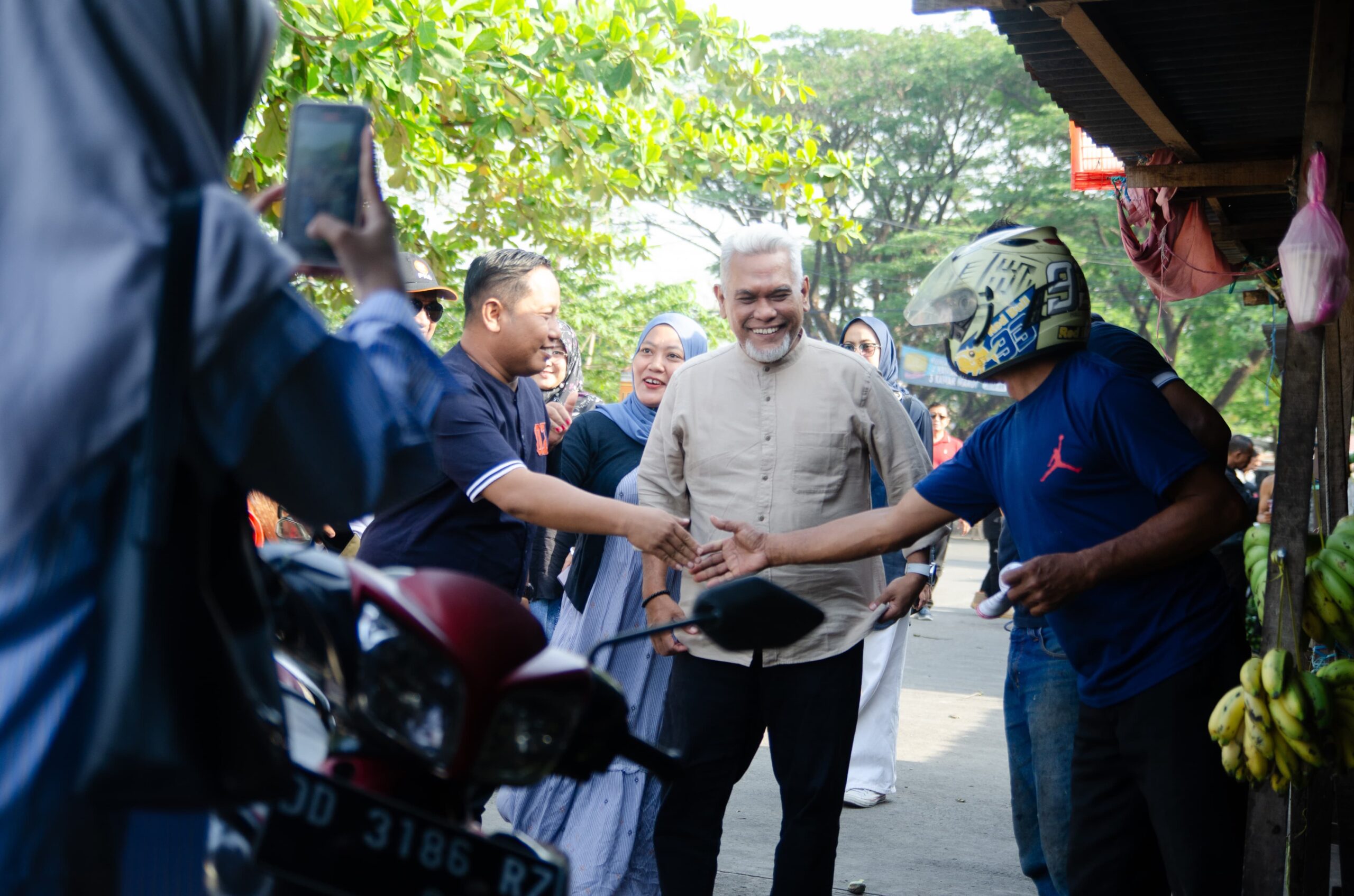 Narji, Artis Sekaligus Politisi PKS yang Dampingi Amri Sapa Pedagang Pasar Daya Makassar