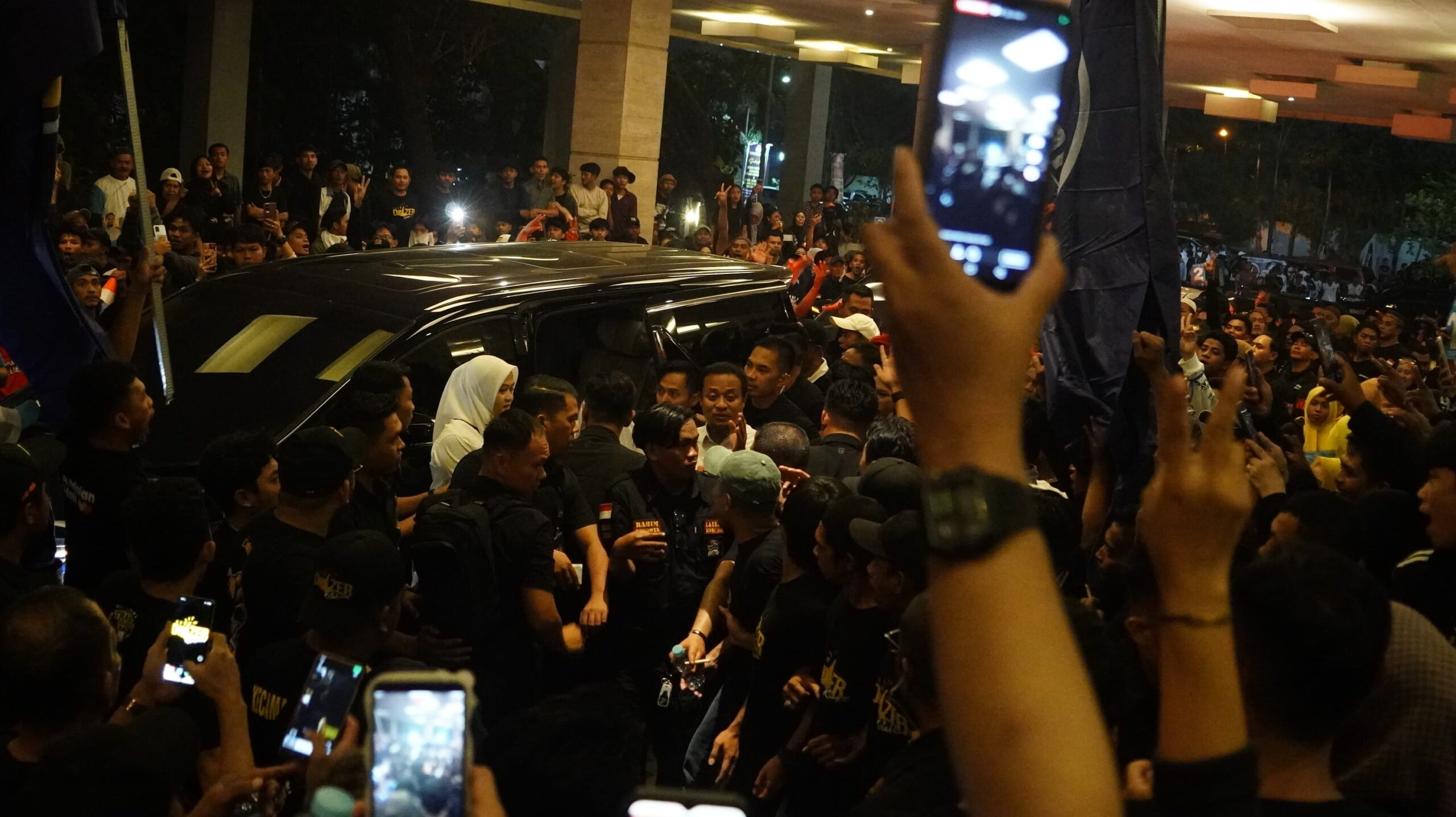 Yel-yel “Andalan Hati Menang” Sambut Kedatangan Andi Sudirman-Fatmawati. (Ist)
