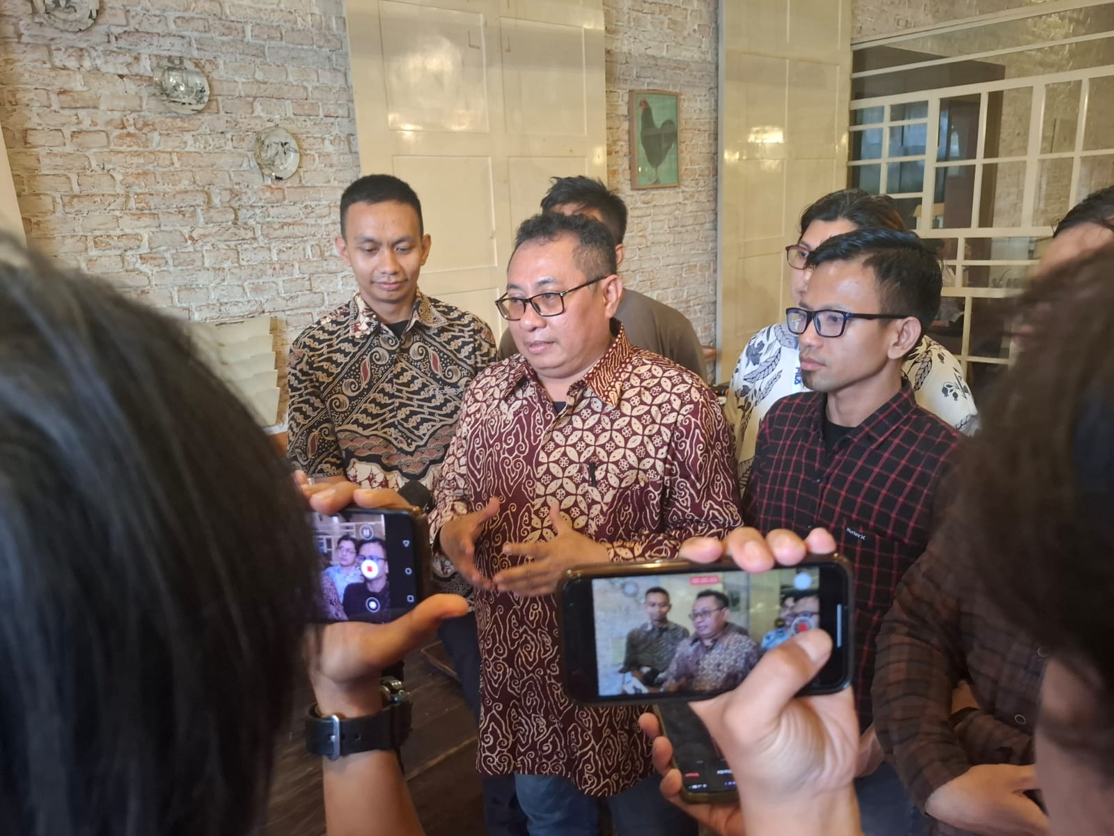Serikat Media Siber Indonesia (SMSI) mengadakan diskusi terbatas atau Focus Group Discussion (FGD) untuk mendukung RM Margono Djojohadikusumo diusulkan sebagai Pahlawan Nasional Indonesia