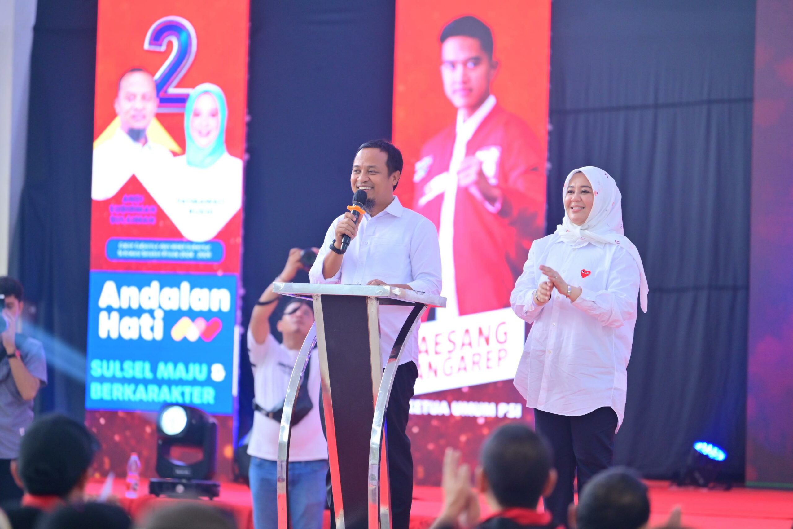 pasangan calon gubernur dan wakil gubernur nomor urut 2, Andi Sudirman Sulaiman dan Fatmawati Rusdi (Andalan Hati)