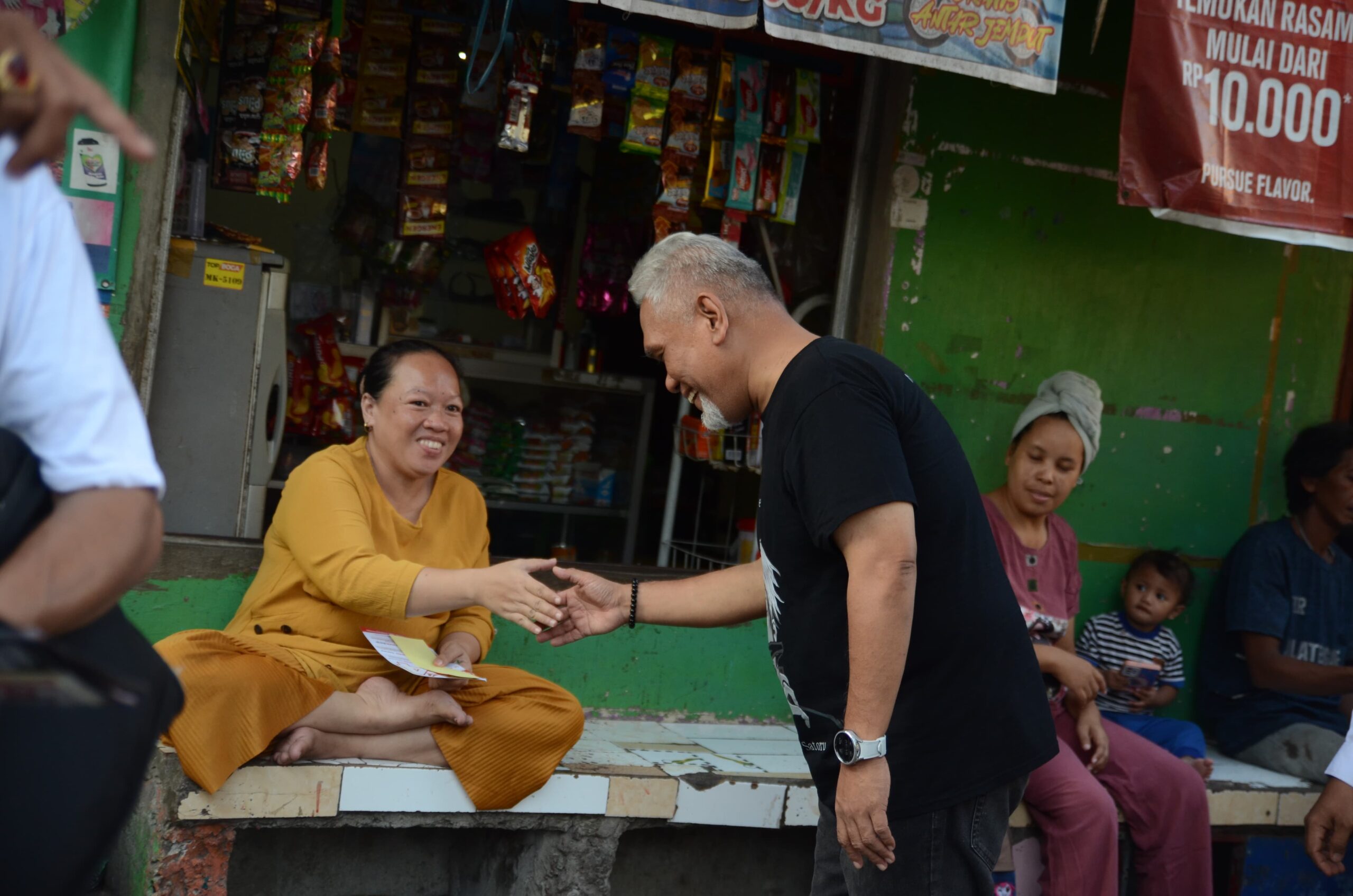 Jelang Pemilihan, Amri-Rahman Kampanye Door To Door Hingga Sasar Wilayah Terluar Makassar