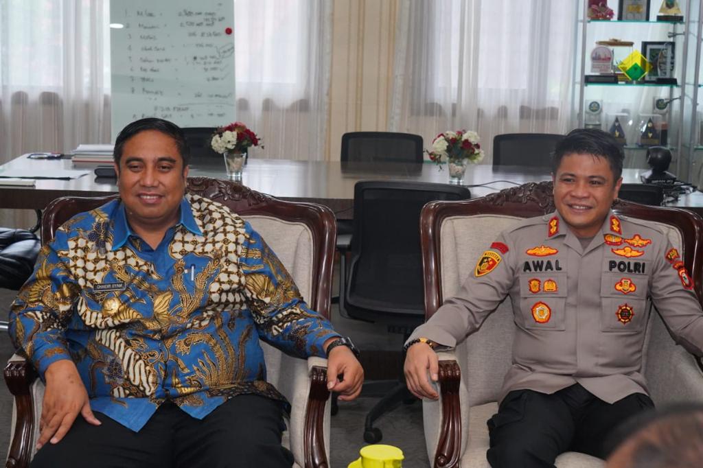 Bupati Maros Chaidir Syam Bersama Kapolres Maros AKBP Awaluddin Amin