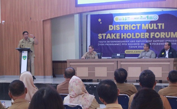 Bupati Maros Chaidir Syam Saat Beri Sambutan Dalam Forum Distric Multi Stakeholder Forum