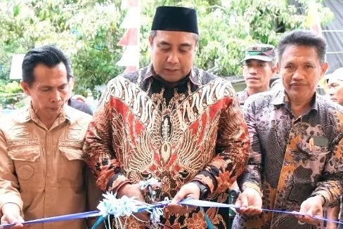Bupati Maros Resmikan Gedung Baru Kantor Desa Cenrana Baru