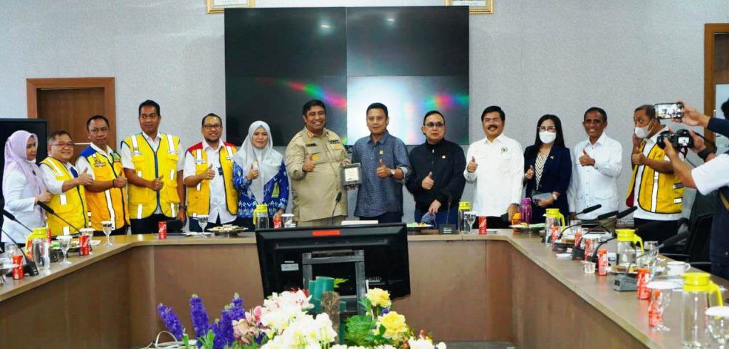 Bupati Maros Saat Menerima Kunjungan Kerja Komisi V DPR RI