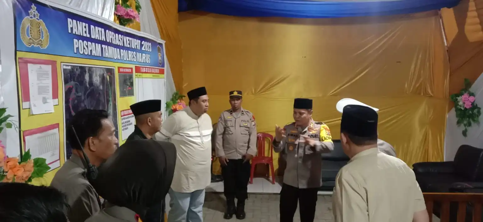 Bupati Maros Saat Mengunjuingi Pos Pam Polres Maros