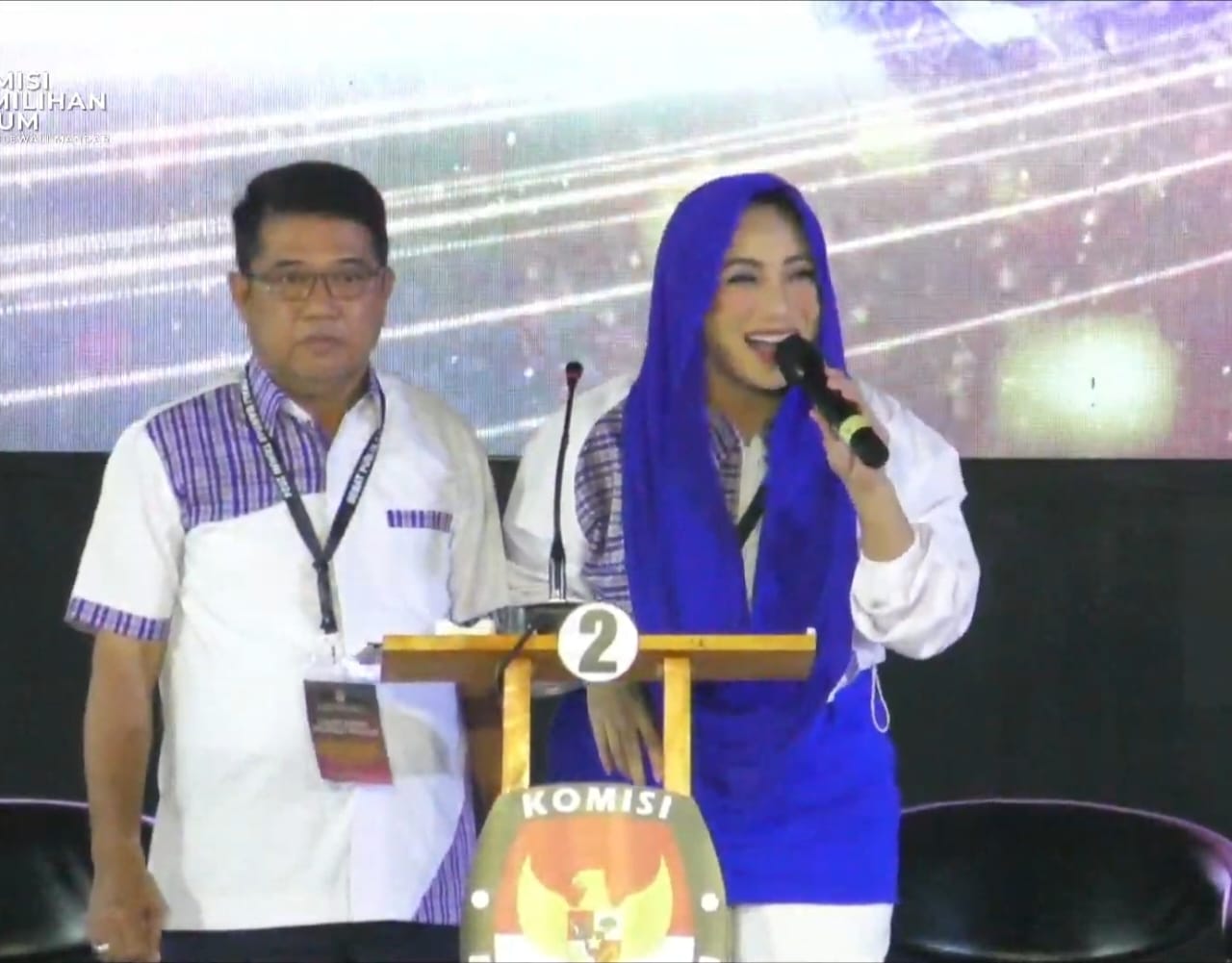 BESTI Warnai Debat Perdana Pilkada Polman dengan Gaya Pantun