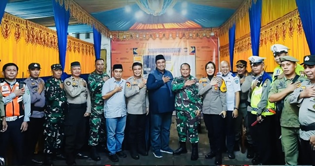 Bupati Maros dan Forkopimda Meninjau Posko Mudik Lebaran Maros