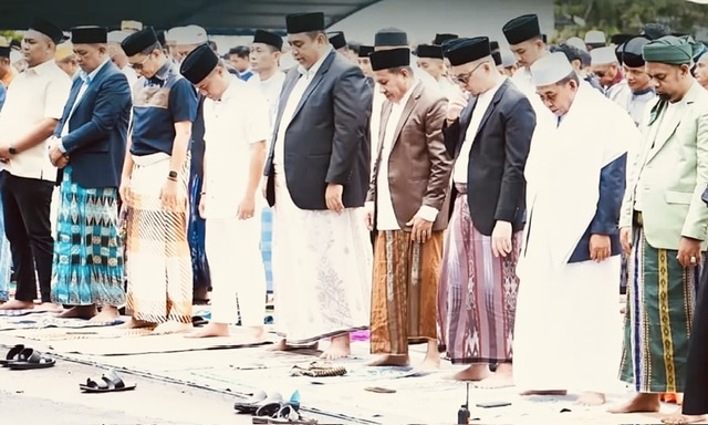 Pemerintah Kabupaten Maros Mengadakan Sholat Idul Fitri di Lapangan Pallantikang