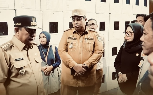 Bupati Maros dan PJ. Gubernur Sulsel Tinjau Persiapan Logistik KPU Kabupaten Maros