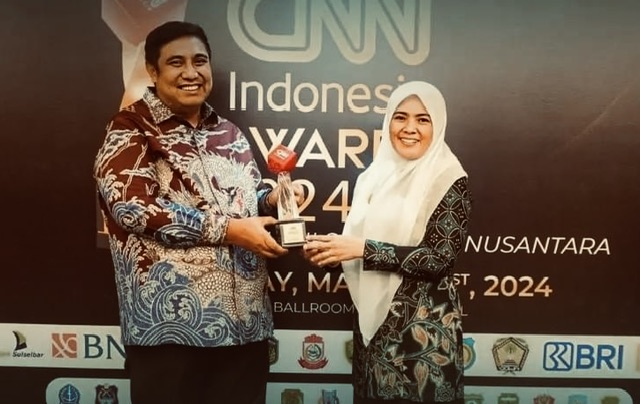Pemerintah Kabupaten Maros Meraih Penghargaan CNN Indonesia Awards 2024